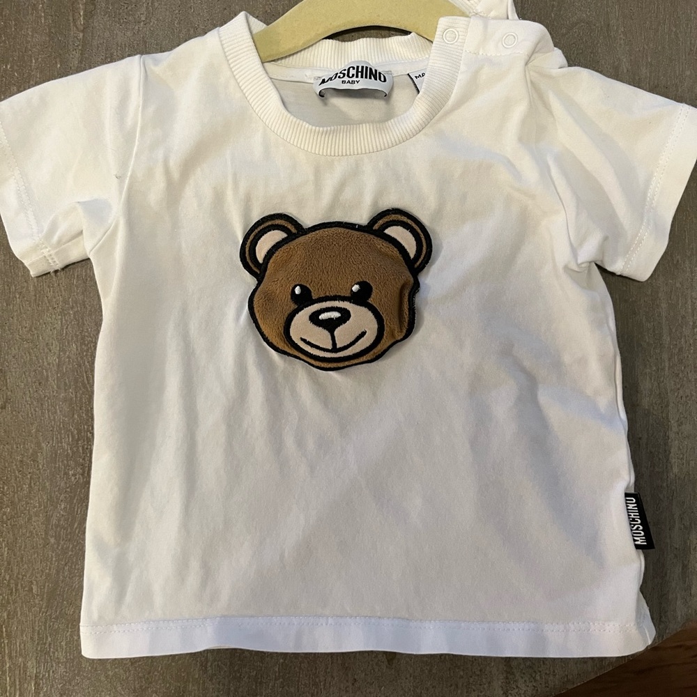 SOLD!!!'!! Moschino baby shirt. Size 6/9 months.